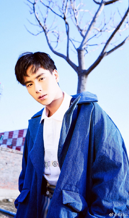 男神小哥哥胡一天帅气阳光写真