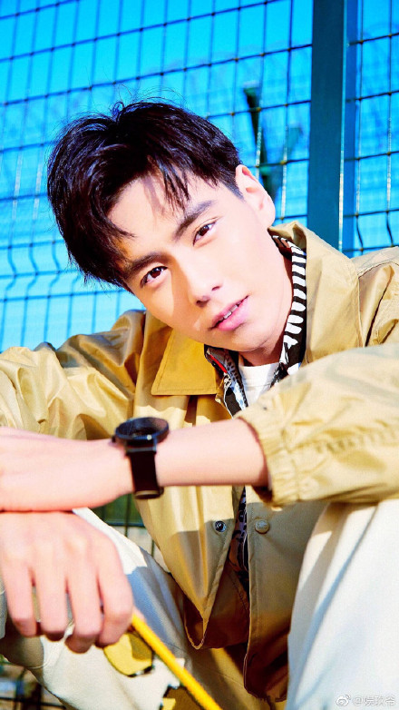 男神小哥哥胡一天帅气阳光写真