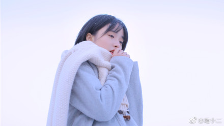 沈月冬日雪地唯美写真图片