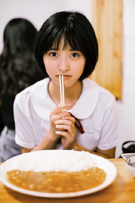 沈月阳光美少女壁纸写真照