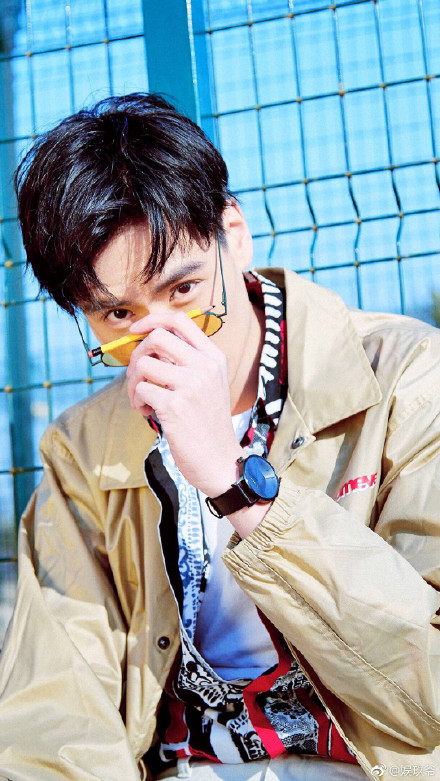 男神小哥哥胡一天帅气阳光写真