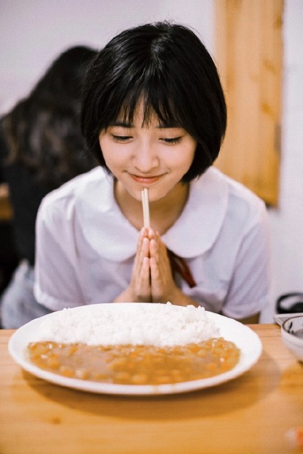 沈月阳光美少女壁纸写真照