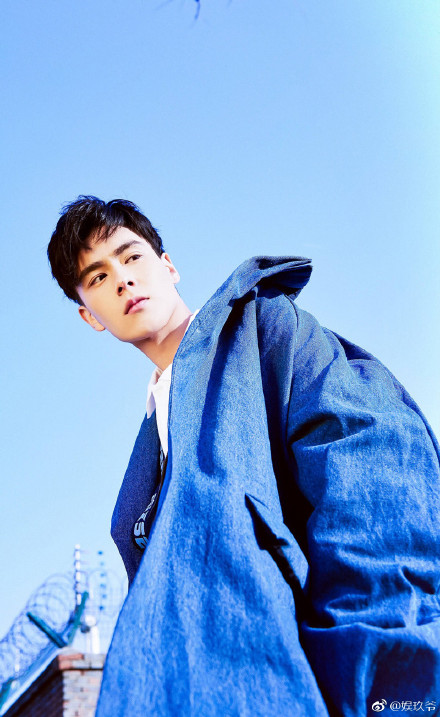 男神小哥哥胡一天帅气阳光写真