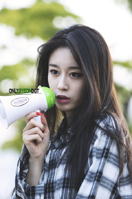 T-ara成员朴智妍性感美艳写真照