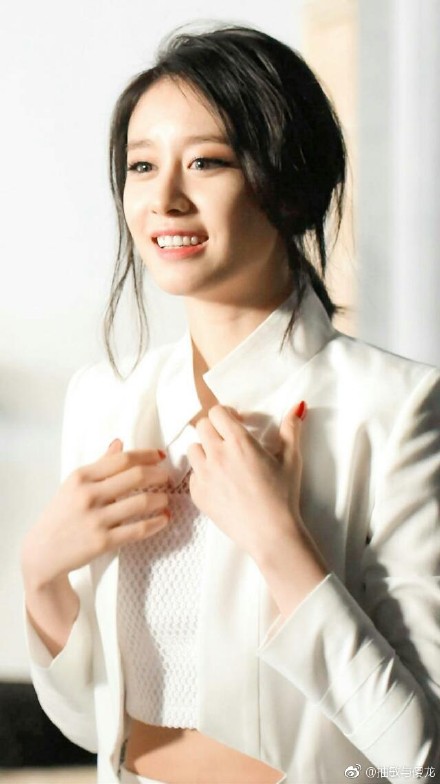 T-ara成员朴智妍性感美艳写真照