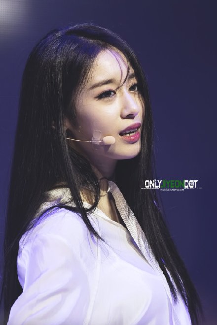 T-ara成员朴智妍性感美艳写真照