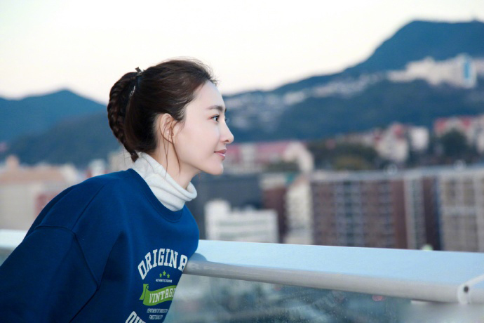 素颜女神王丽坤专业芭蕾舞姿遥望远方写真