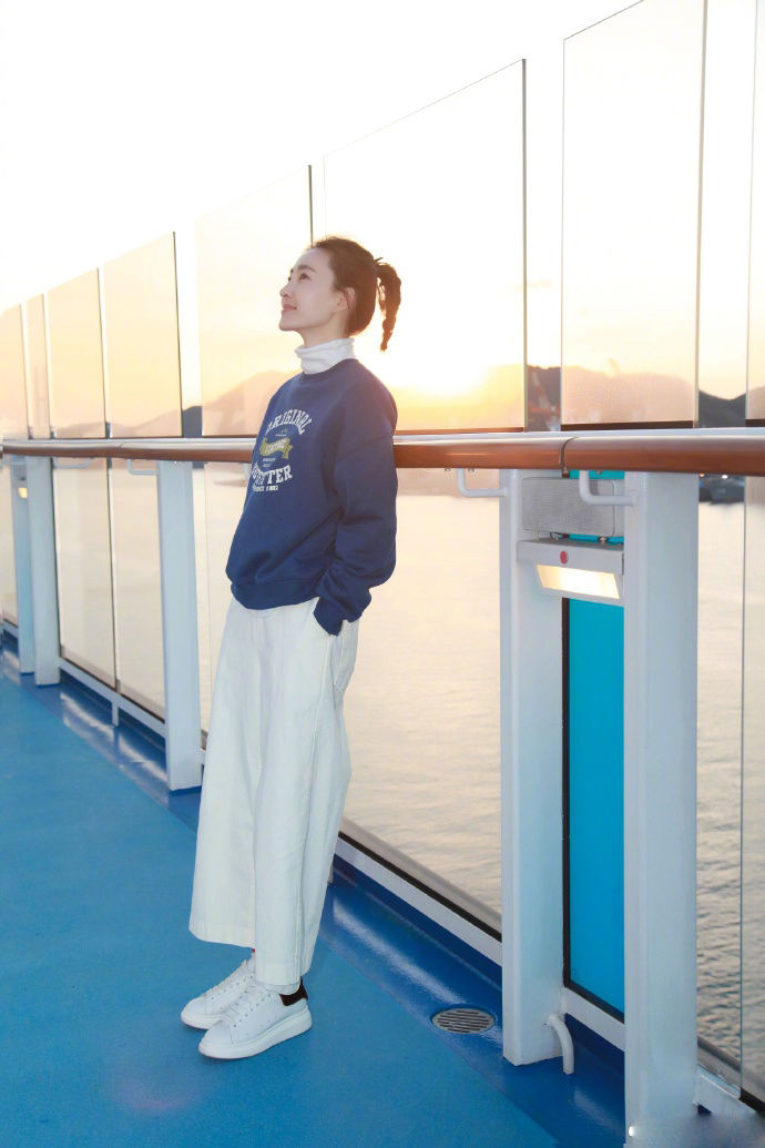 素颜女神王丽坤专业芭蕾舞姿遥望远方写真