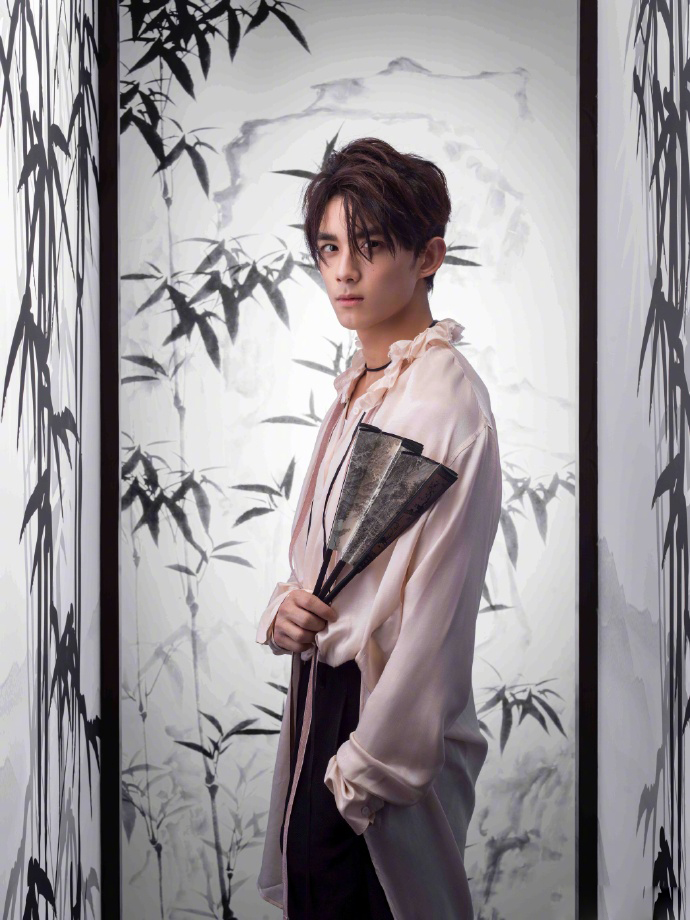 吴磊惊蛰曝水墨古风大片