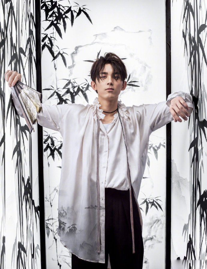 吴磊惊蛰曝水墨古风大片