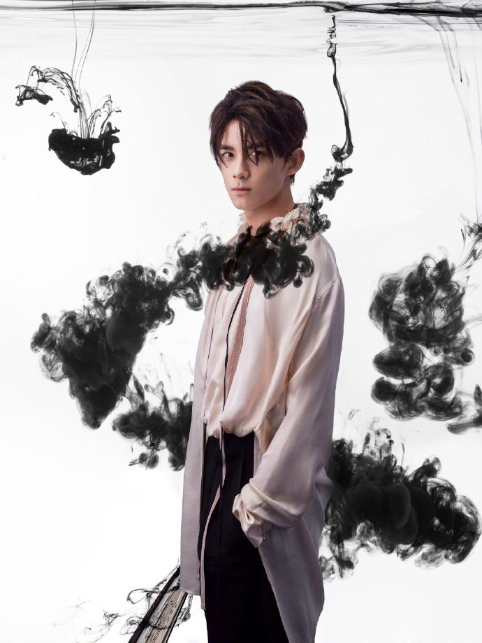 吴磊惊蛰曝水墨古风大片