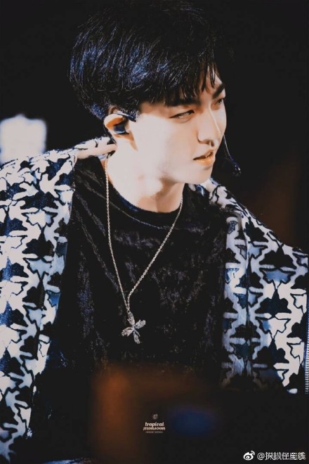 偶像练习生陈立农高清治愈系微笑写真