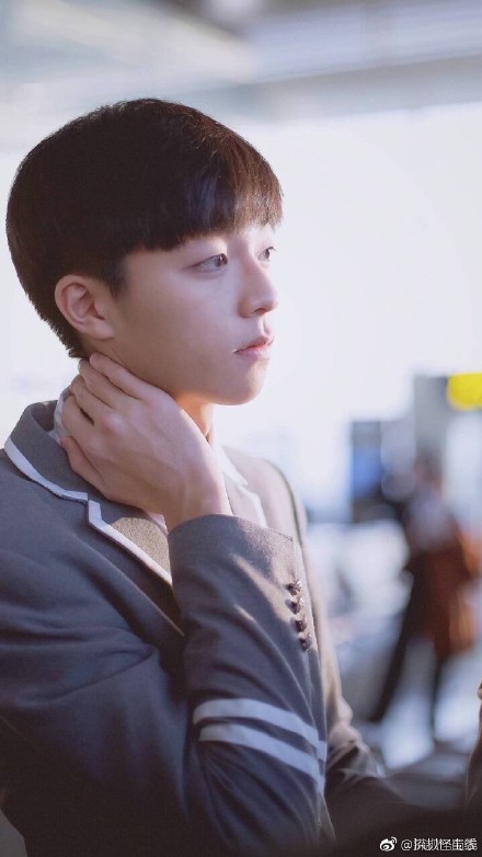 偶像练习生陈立农高清治愈系微笑写真