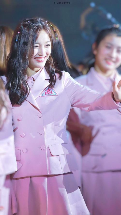 创造101亚军选手 小富婆吴宣仪写真