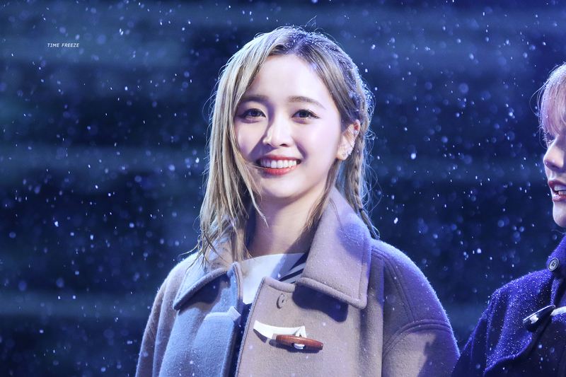 创造101亚军选手 小富婆吴宣仪写真