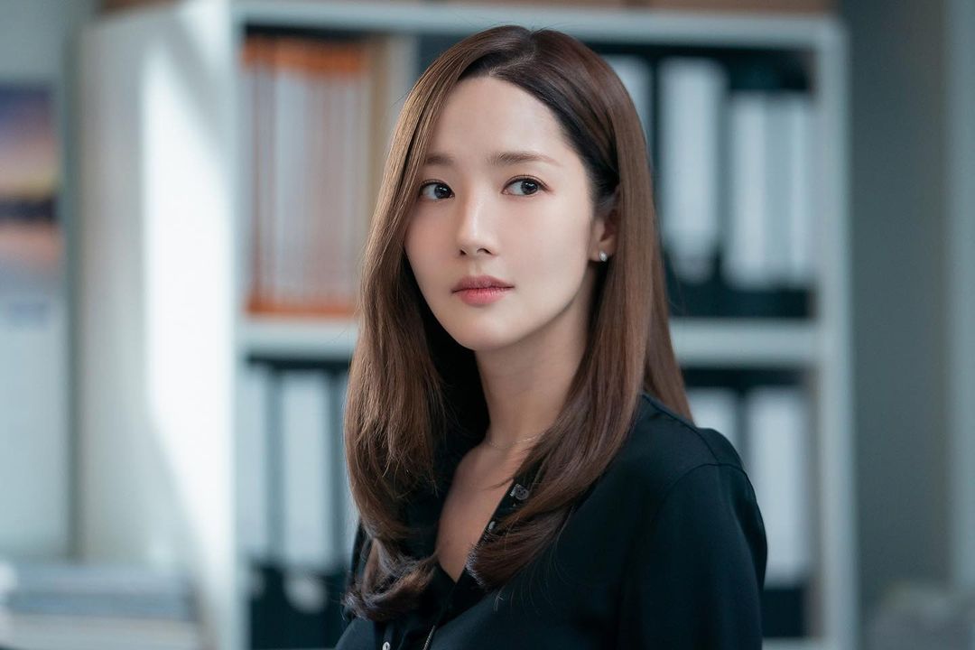 朴敏英新剧《气象厅的人们》高清剧照