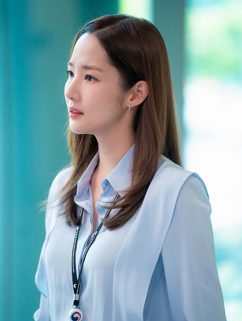 朴敏英新剧《气象厅的人们》高清剧照