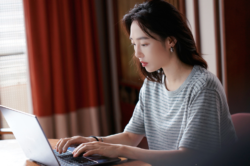 白百何《我们的婚姻》沈彗星人物剧照图片