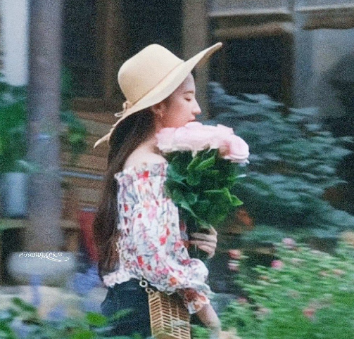 刘亦菲捧花头像大全高清原图分享