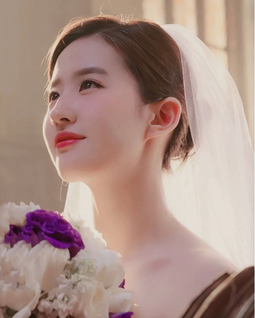 刘亦菲捧花头像高清原图