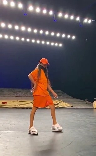 【明星动态大追踪】61岁的杨丽萍 活成了26岁的样子